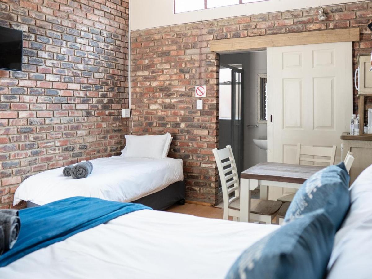 Hotel Opstal Guestfarm à Potchefstroom Extérieur photo