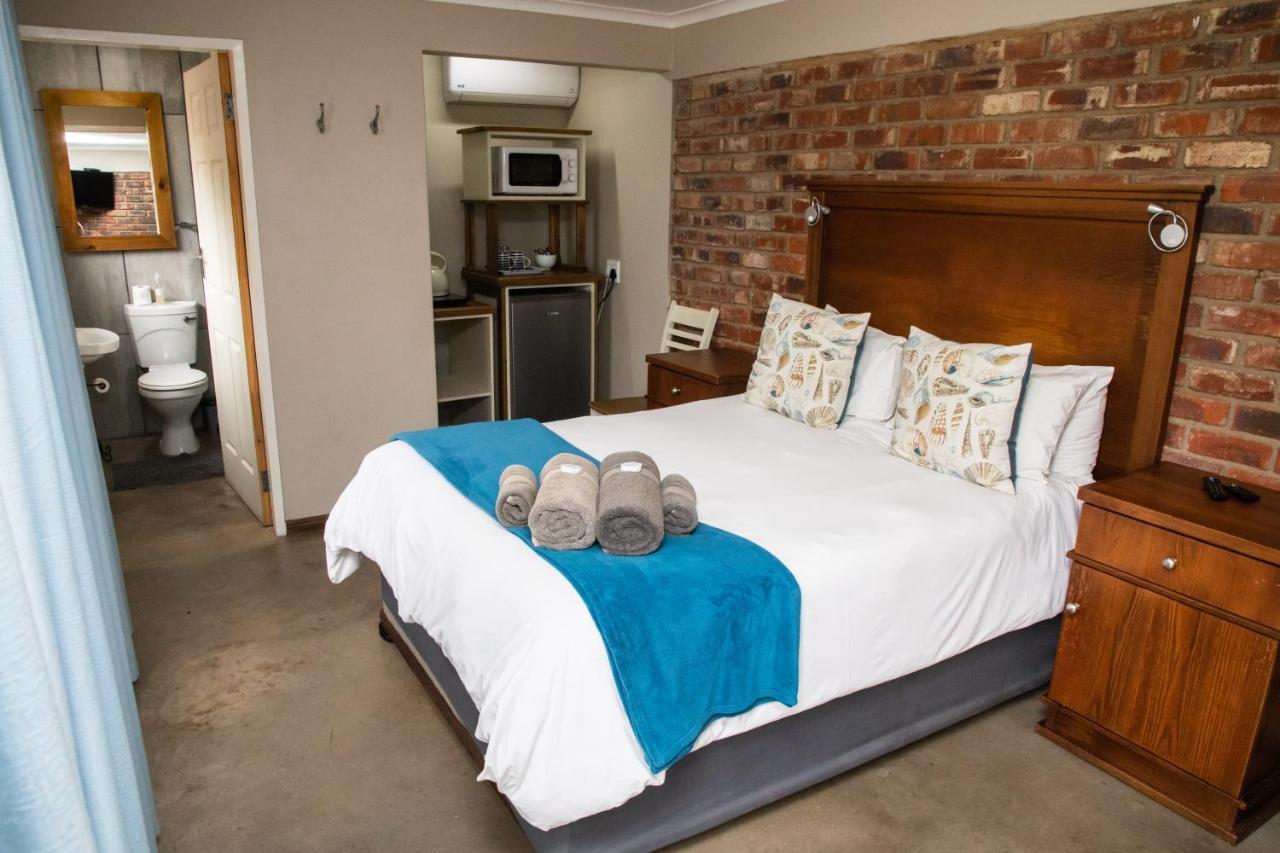 Hotel Opstal Guestfarm à Potchefstroom Extérieur photo
