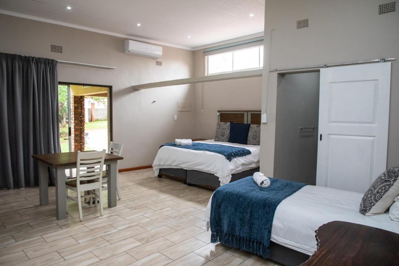 Hotel Opstal Guestfarm à Potchefstroom Extérieur photo