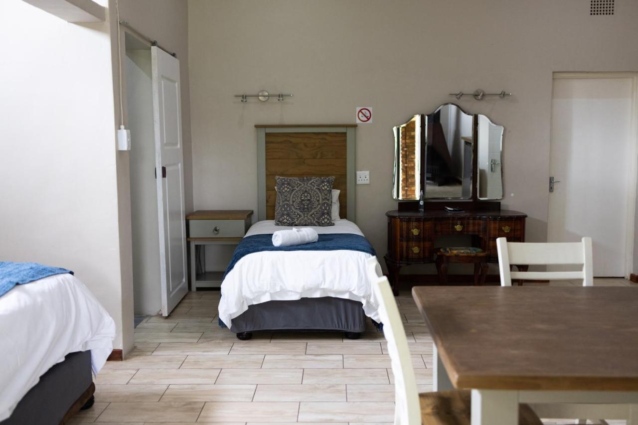 Hotel Opstal Guestfarm à Potchefstroom Extérieur photo