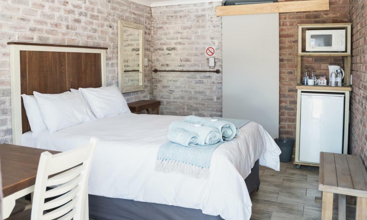 Hotel Opstal Guestfarm à Potchefstroom Extérieur photo