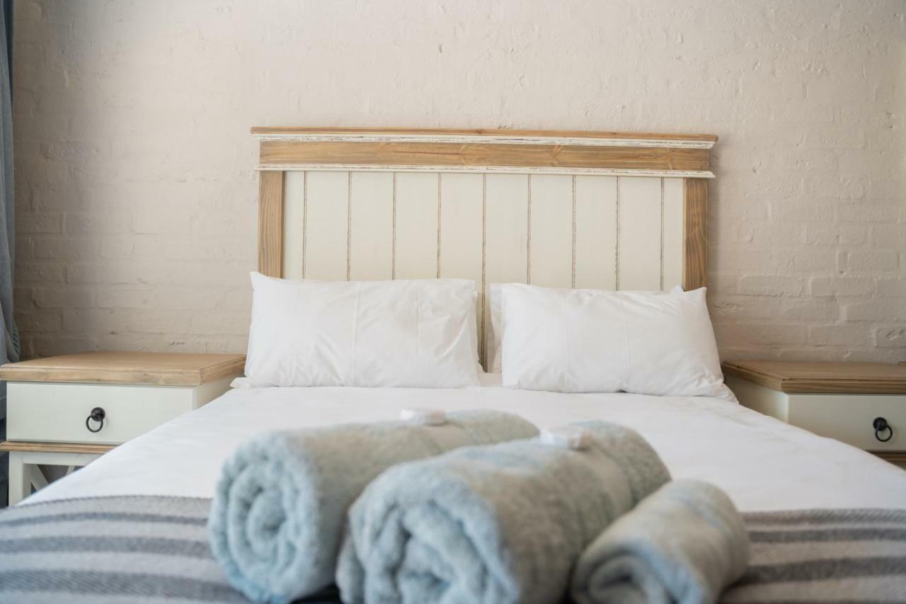 Hotel Opstal Guestfarm à Potchefstroom Extérieur photo