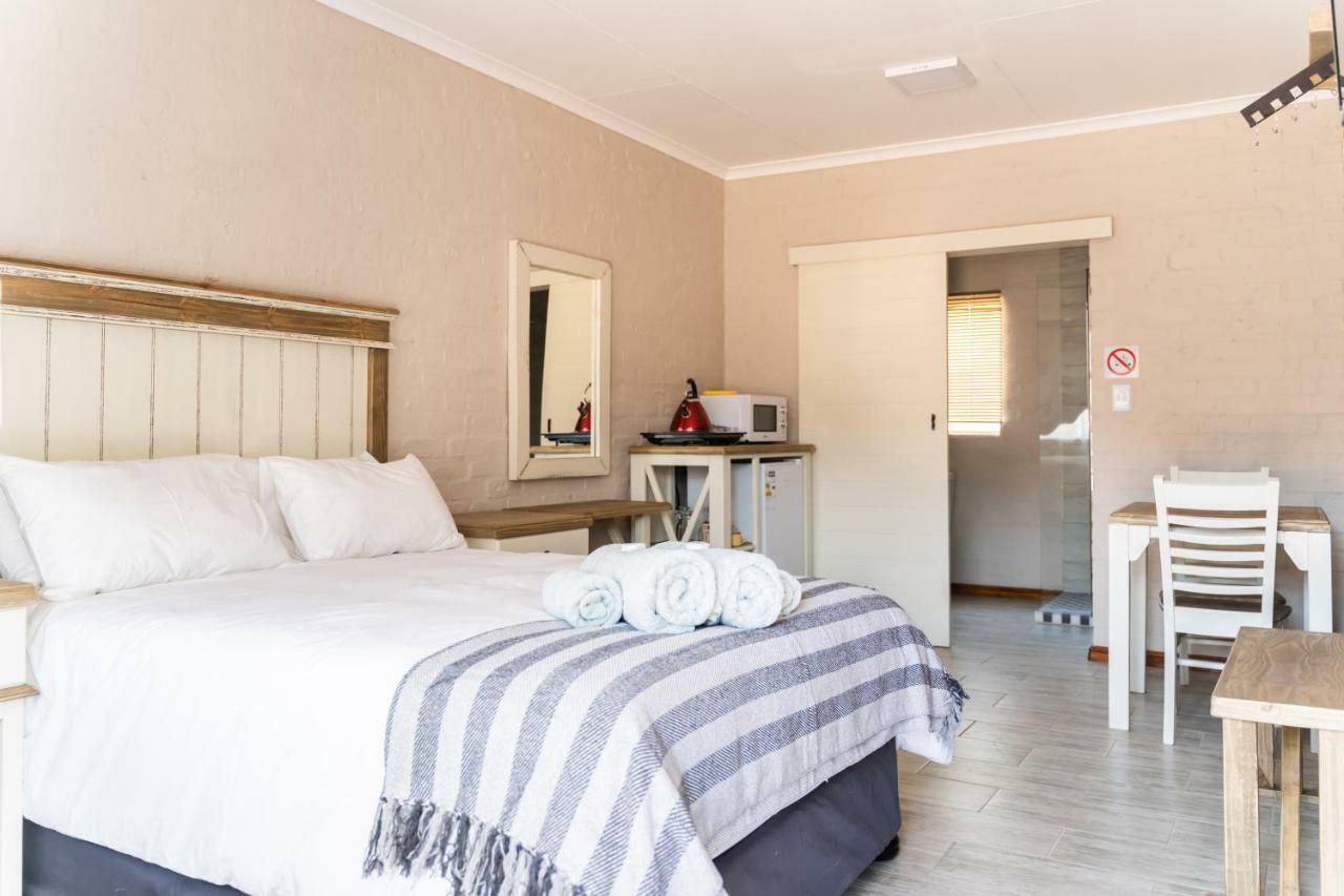 Hotel Opstal Guestfarm à Potchefstroom Extérieur photo