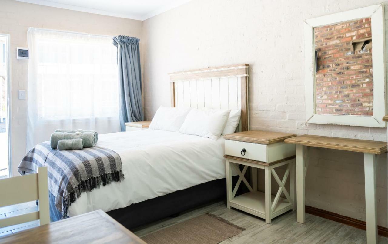 Hotel Opstal Guestfarm à Potchefstroom Extérieur photo
