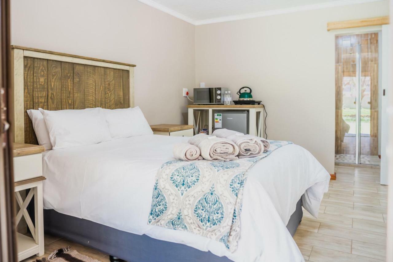 Hotel Opstal Guestfarm à Potchefstroom Extérieur photo