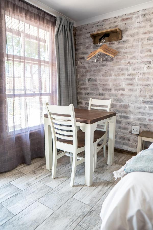 Hotel Opstal Guestfarm à Potchefstroom Extérieur photo