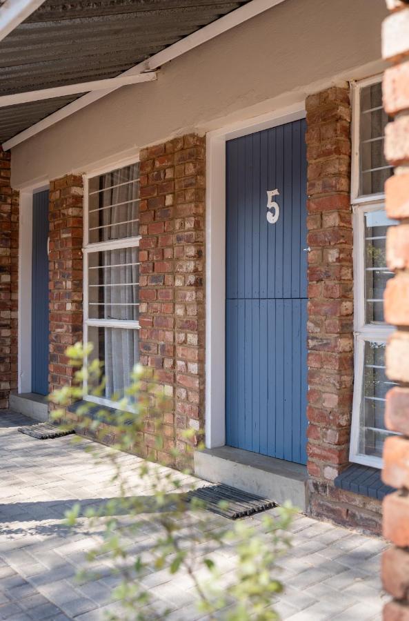 Hotel Opstal Guestfarm à Potchefstroom Extérieur photo