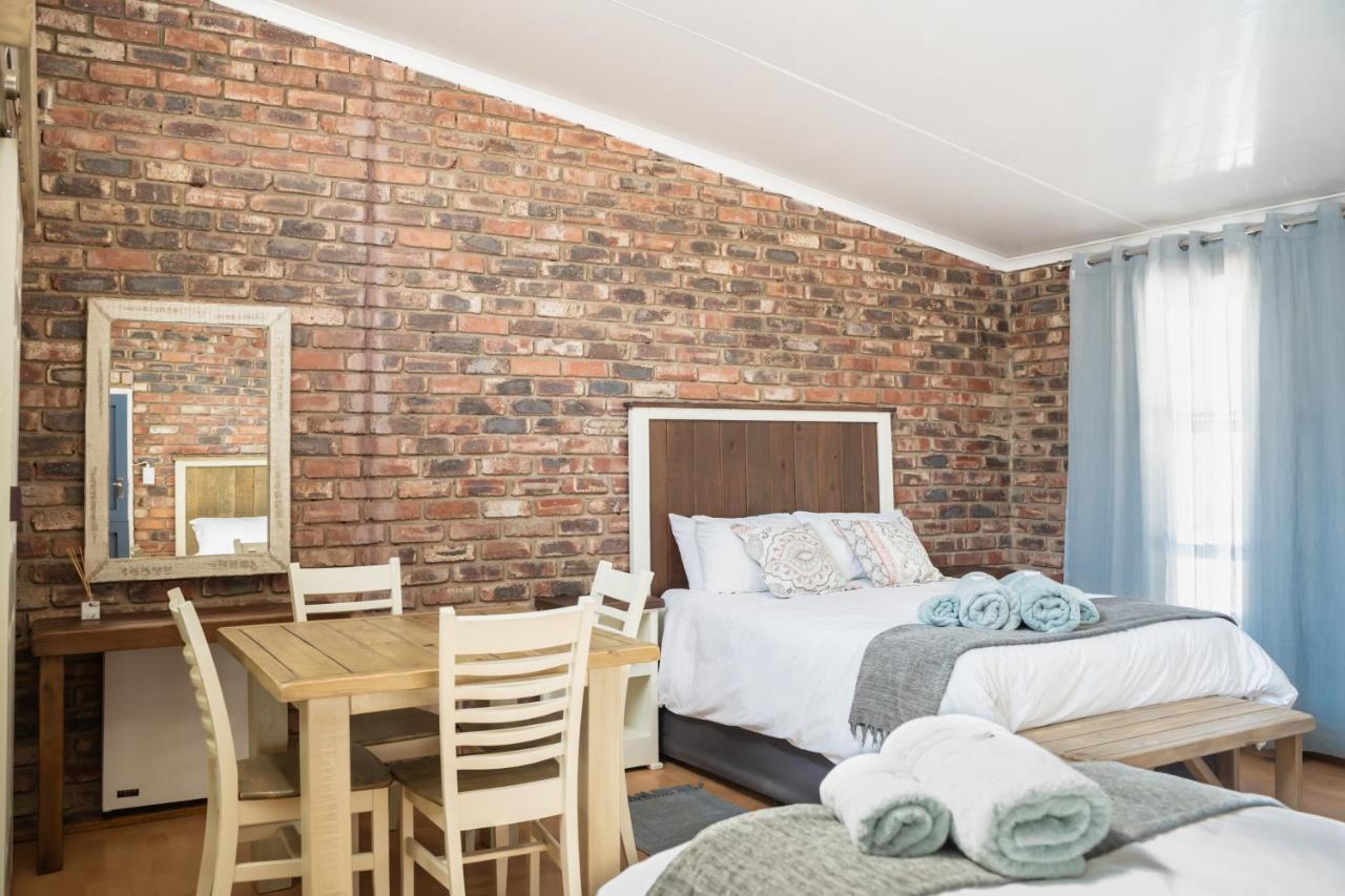 Hotel Opstal Guestfarm à Potchefstroom Extérieur photo