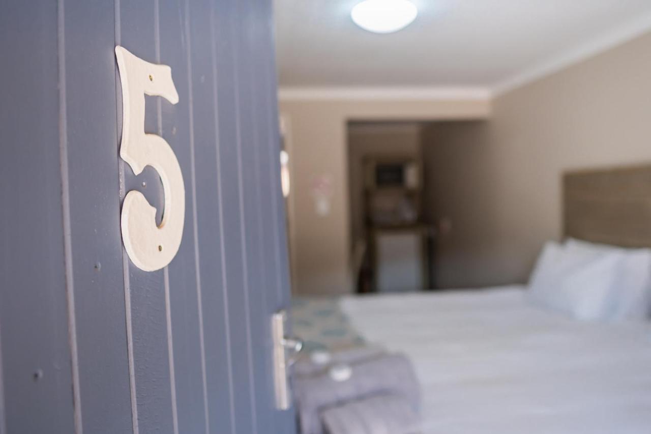 Hotel Opstal Guestfarm à Potchefstroom Extérieur photo