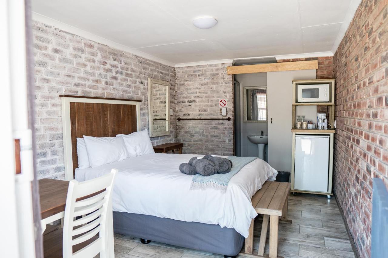 Hotel Opstal Guestfarm à Potchefstroom Extérieur photo